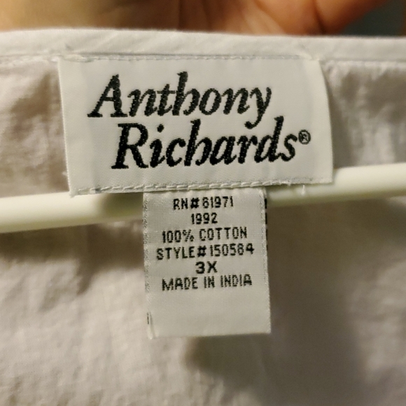 White blouse - Picture 2 of 2